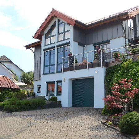 Holiday Flat With Idyllic Garden In Daun Exteriör bild