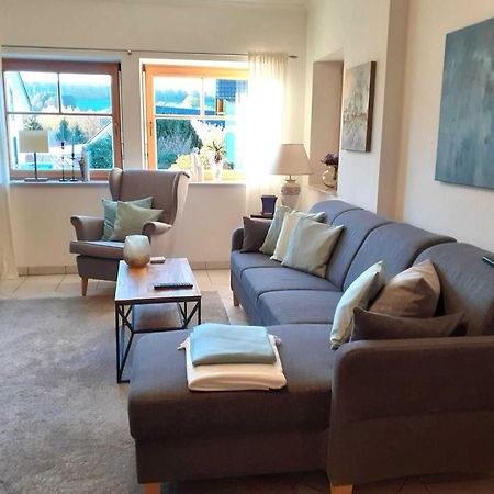 Holiday Flat With Idyllic Garden In Daun Exteriör bild