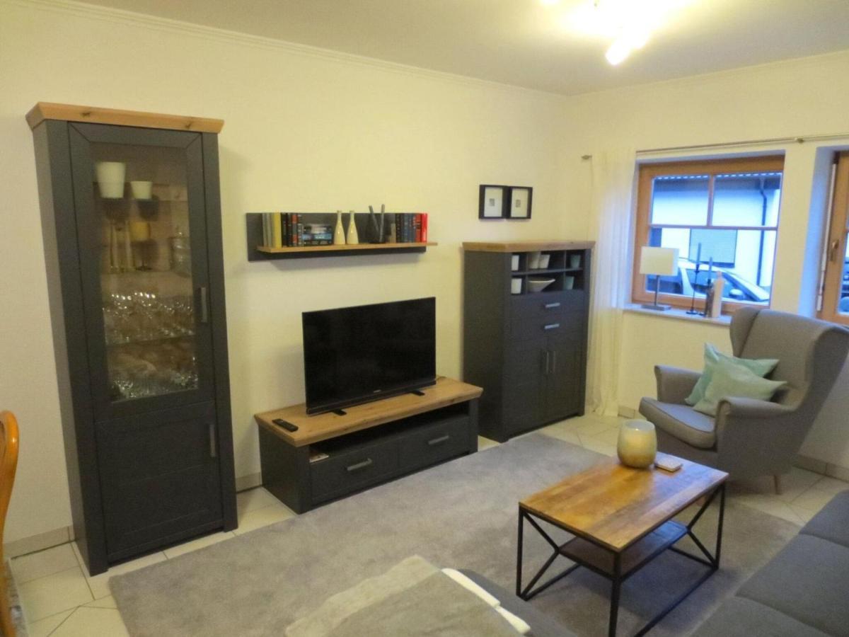 Holiday Flat With Idyllic Garden In Daun Exteriör bild