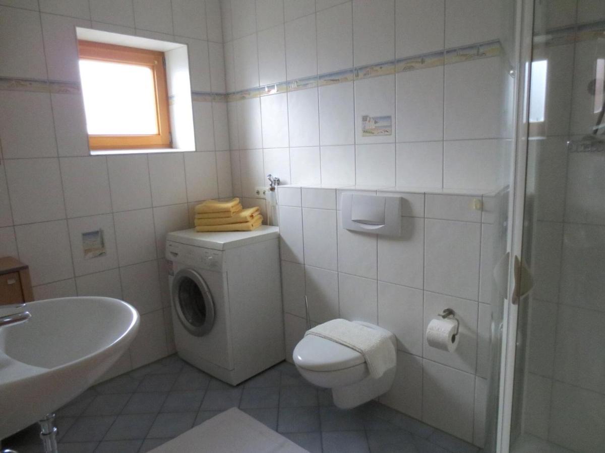 Holiday Flat With Idyllic Garden In Daun Exteriör bild