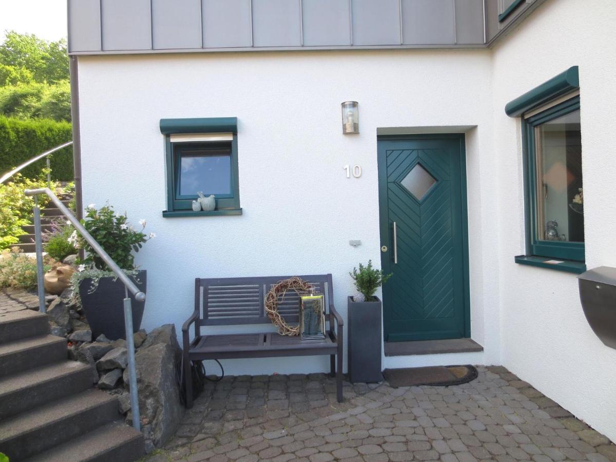 Holiday Flat With Idyllic Garden In Daun Exteriör bild
