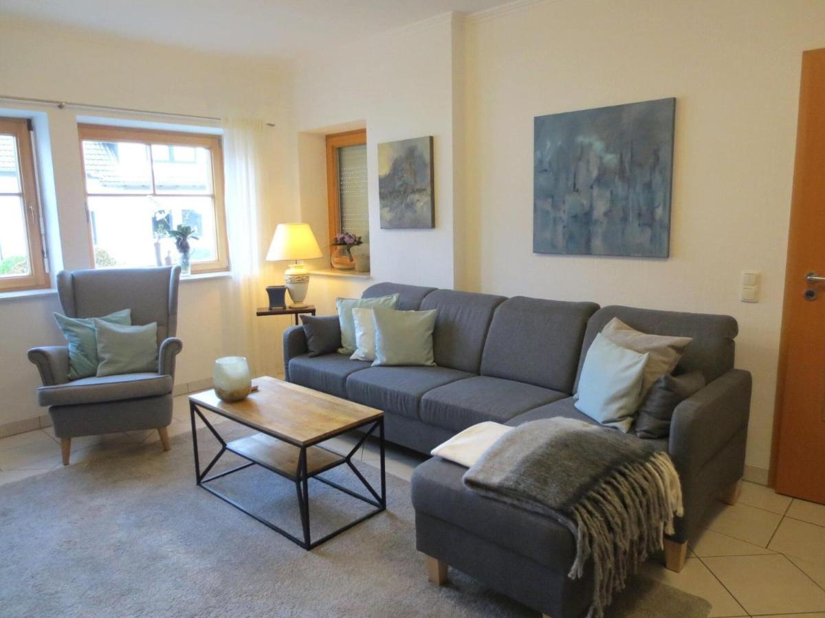 Holiday Flat With Idyllic Garden In Daun Exteriör bild