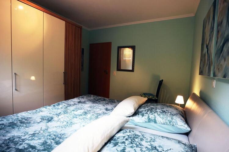 Holiday Flat With Idyllic Garden In Daun Exteriör bild