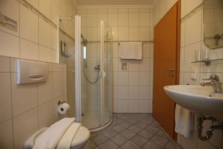 Holiday Flat With Idyllic Garden In Daun Exteriör bild