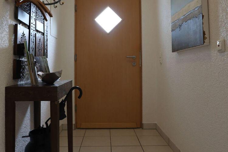 Holiday Flat With Idyllic Garden In Daun Exteriör bild