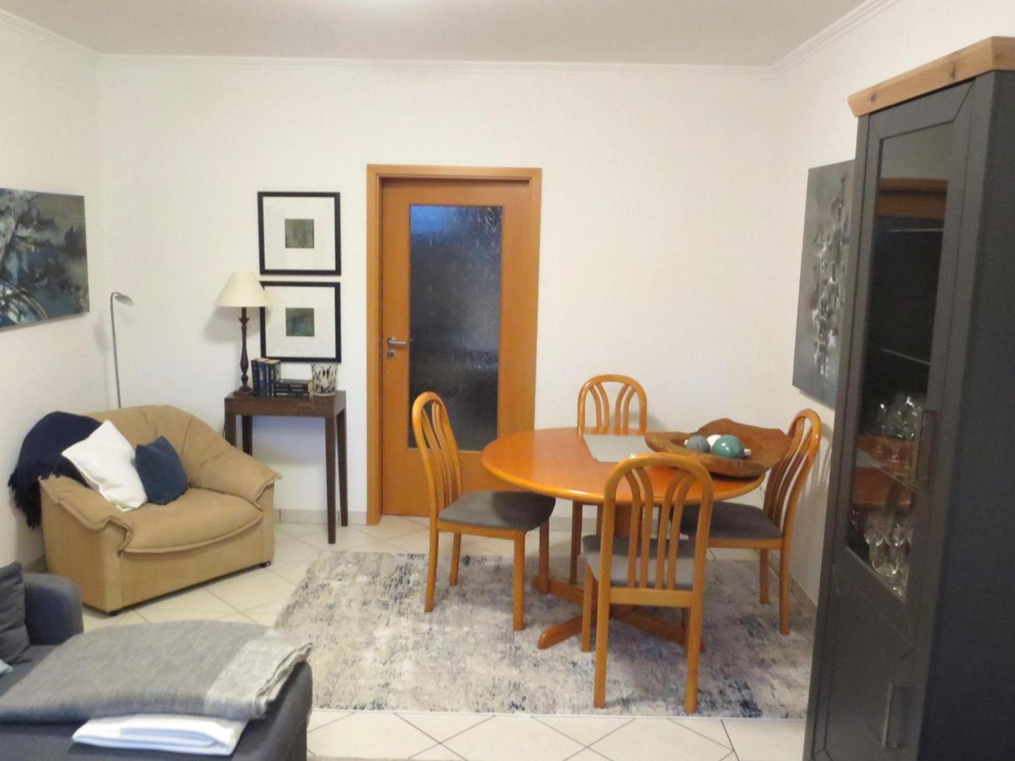 Holiday Flat With Idyllic Garden In Daun Exteriör bild